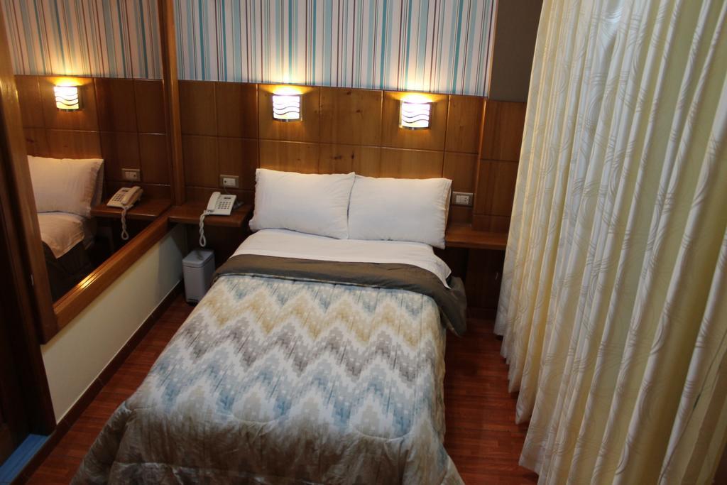 Hotel Venecia Huánuco Rum bild