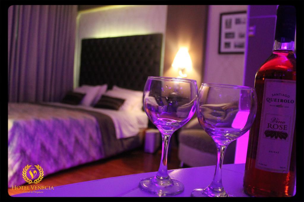 Hotel Venecia Huánuco Rum bild